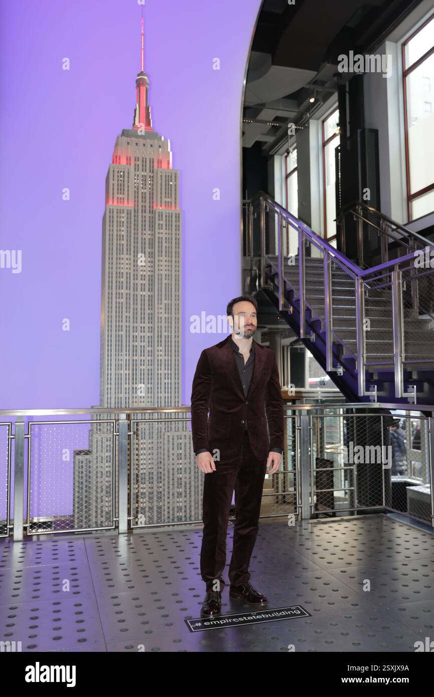 NY, États-Unis. 24 février 2025. NEW YORK, NEW YORK - 24 FÉVRIER : Charlie Cox et Vincent D'Onofrio assistent à l'événement de lancement sur tapis rouge ''Daredevil : Born Again'' à l'Empire State Building le 24 février 2025, à New York. L'événement a célébré la prochaine série Disney, qui voit Cox reprendre son rôle de Matt Murdock/Daredevil et D'Onofrio revenir dans le rôle de Wilson Fisk/Kingpin. La première de la série est prévue pour le 4 mars 2025. (Crédit image : © Luiz Rampelotto/ZUMA Press Wire) USAGE ÉDITORIAL SEULEMENT! Non destiné à UN USAGE commercial ! Banque D'Images