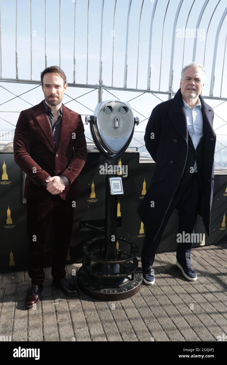 New York, États-Unis. 24 février 2025. NEW YORK, NEW YORK - 24 FÉVRIER : Charlie Cox et Vincent D'Onofrio assistent à l'événement de lancement sur tapis rouge 'Daredevil : Born Again' à l'Empire State Building le 24 février 2025, à New York. L'événement a célébré la prochaine série Disney, qui voit Cox reprendre son rôle de Matt Murdock/Daredevil et D'Onofrio revenir dans le rôle de Wilson Fisk/Kingpin. La première de la série est prévue pour le 4 mars 2025. (Photo : Giada Papini Rampelotto/EuropaNewswire/Sipa USA). Crédit : Sipa USA/Alamy Live News Banque D'Images