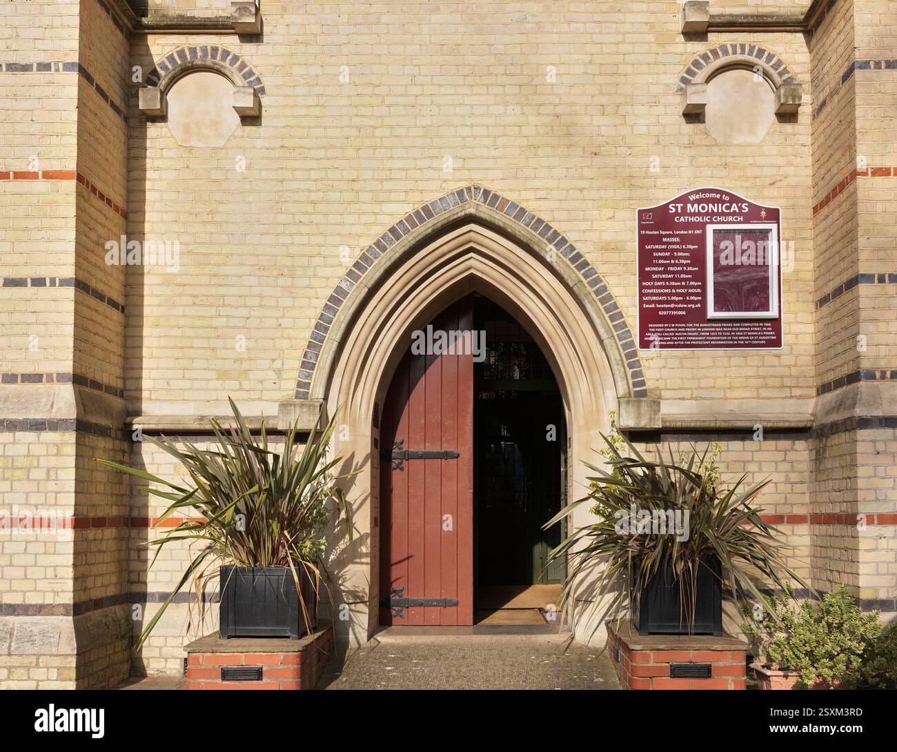 Église chrétienne catholique de St Monica, Shoreditch, quartier de Hackney à Londres, Angleterre. Banque D'Images