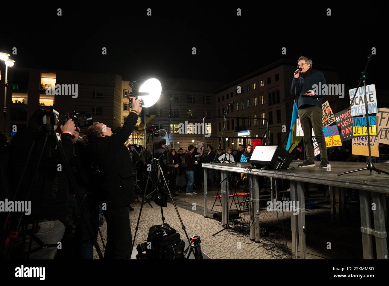 Manifestation ukrainienne pour le 3ème anniversaire de la guerre de Russie contre l'Ukraine Banque D'Images