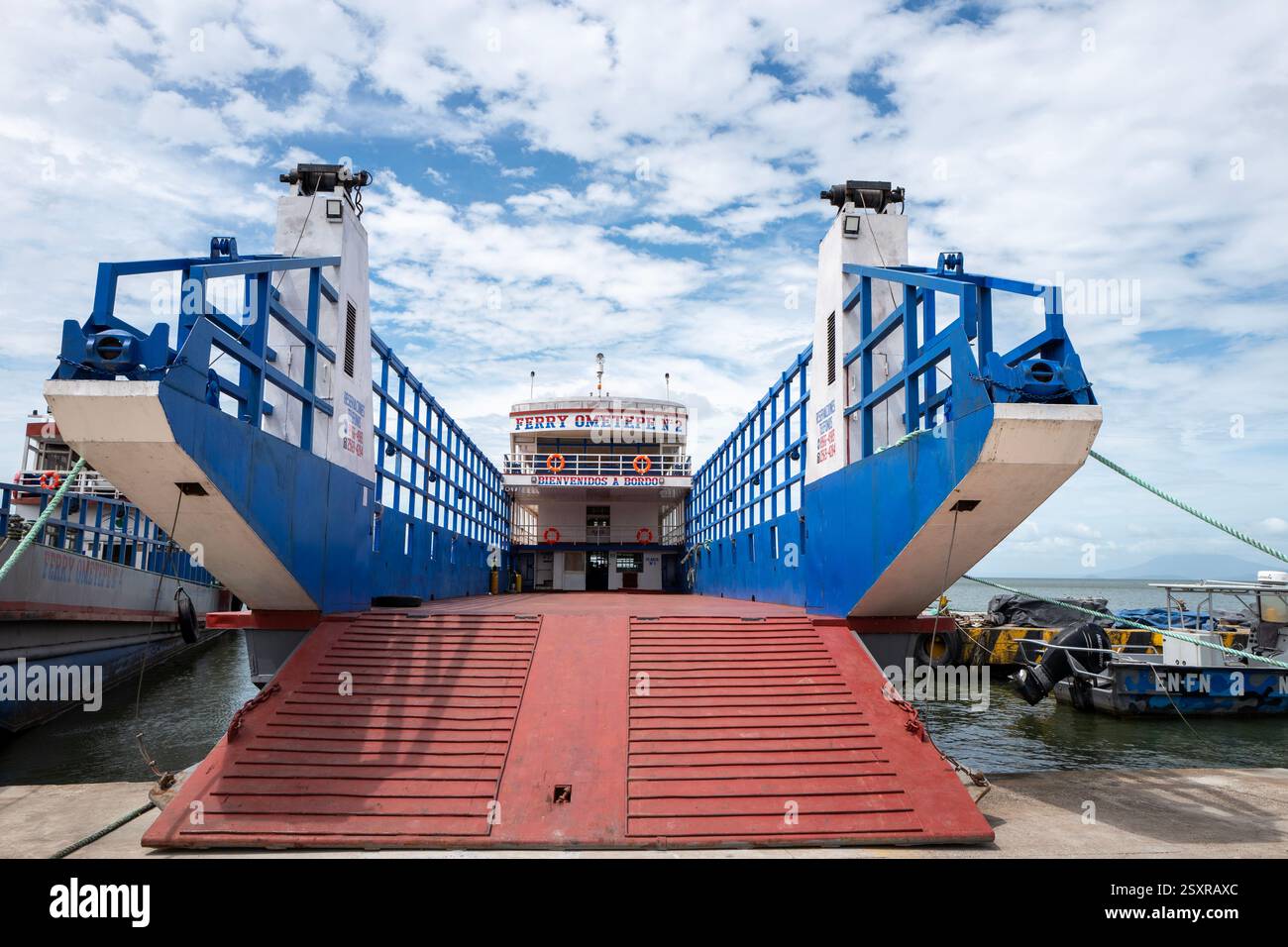 Ometepe voiture et véhicule et ferry de passagers de Moyogalpa à San Jorge Banque D'Images