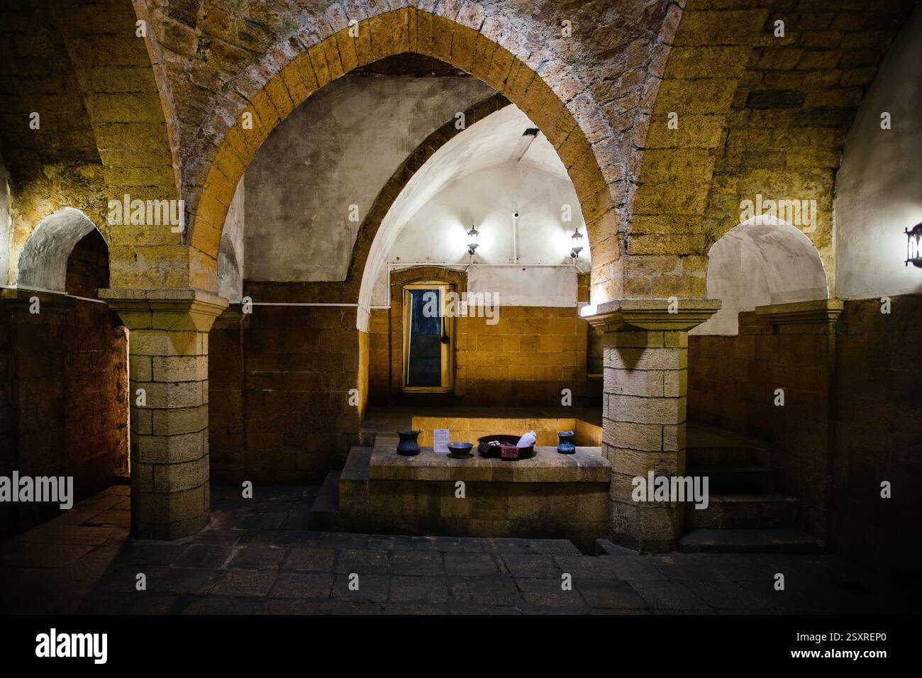 Ancien bain souterrain oriental. Banque D'Images