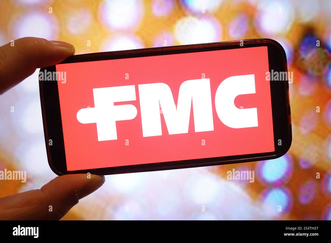 Pologne. 22 février 2025. Dans cette illustration photo, le logo de la société FMC Corporation est affiché sur l'écran d'un smartphone. Crédit : SOPA images Limited/Alamy Live News Banque D'Images