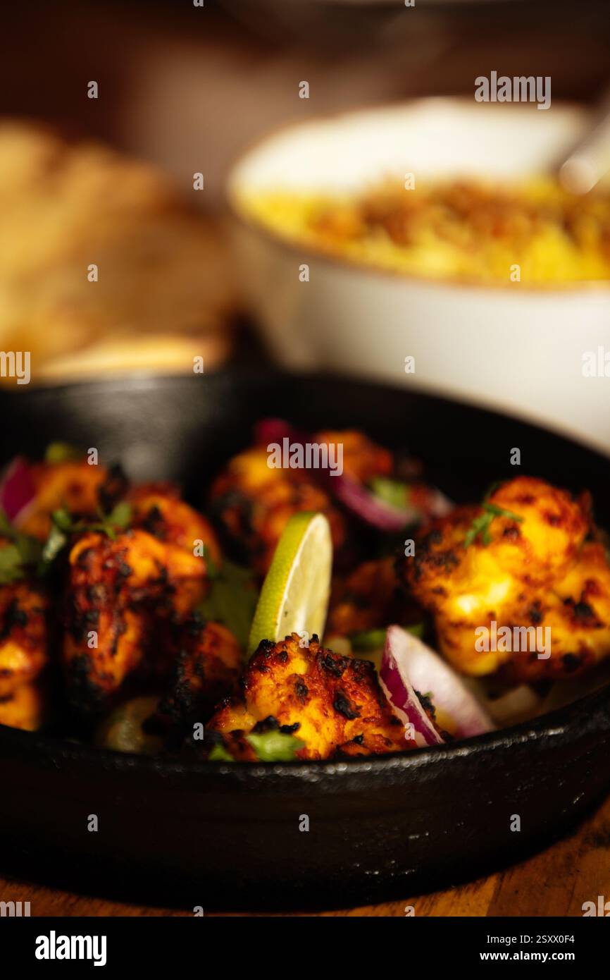 Une sélection de plats indiens traditionnels Banque D'Images