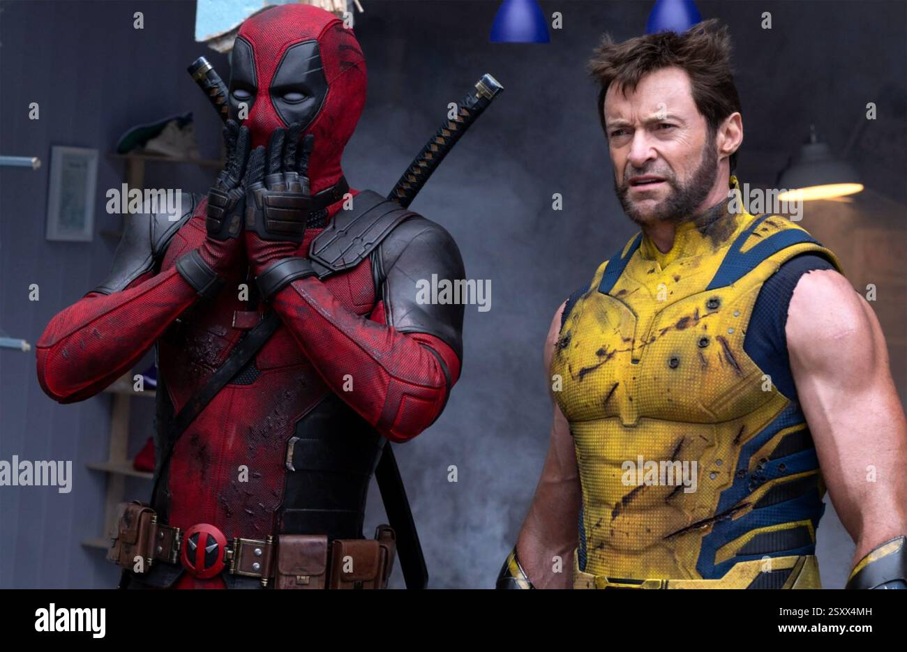 DEADPOOL ET WOLVERINE 2024 film Marvel/Walt Disney Studios Motion Pictures avec Ryan Reynolds à gauche dans le rôle de Deadpool et Hugh Jackman dans le rôle de Wolverine Banque D'Images