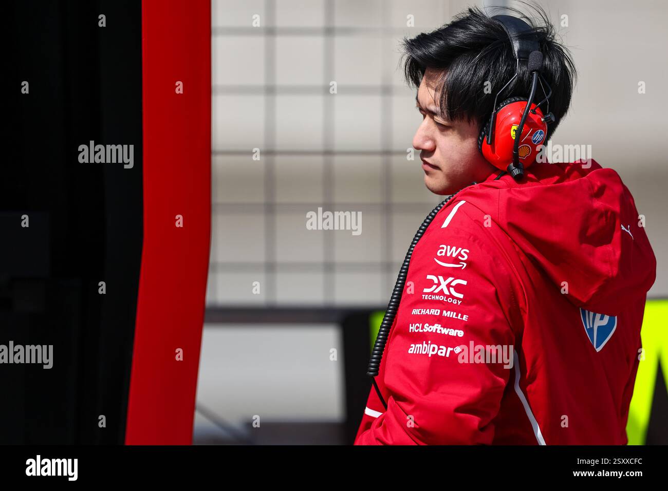 BAHREÏN, BAHREÏN - FÉVRIER 26 : Zhou Guanyu de Chine et Scuderia Ferrari lors de la première journée des essais de F1 sur le circuit international de Bahreïn le 26 février 2025 à Bahreïn, Bahreïn. (Photo de Qian Jun/MB Media) Banque D'Images