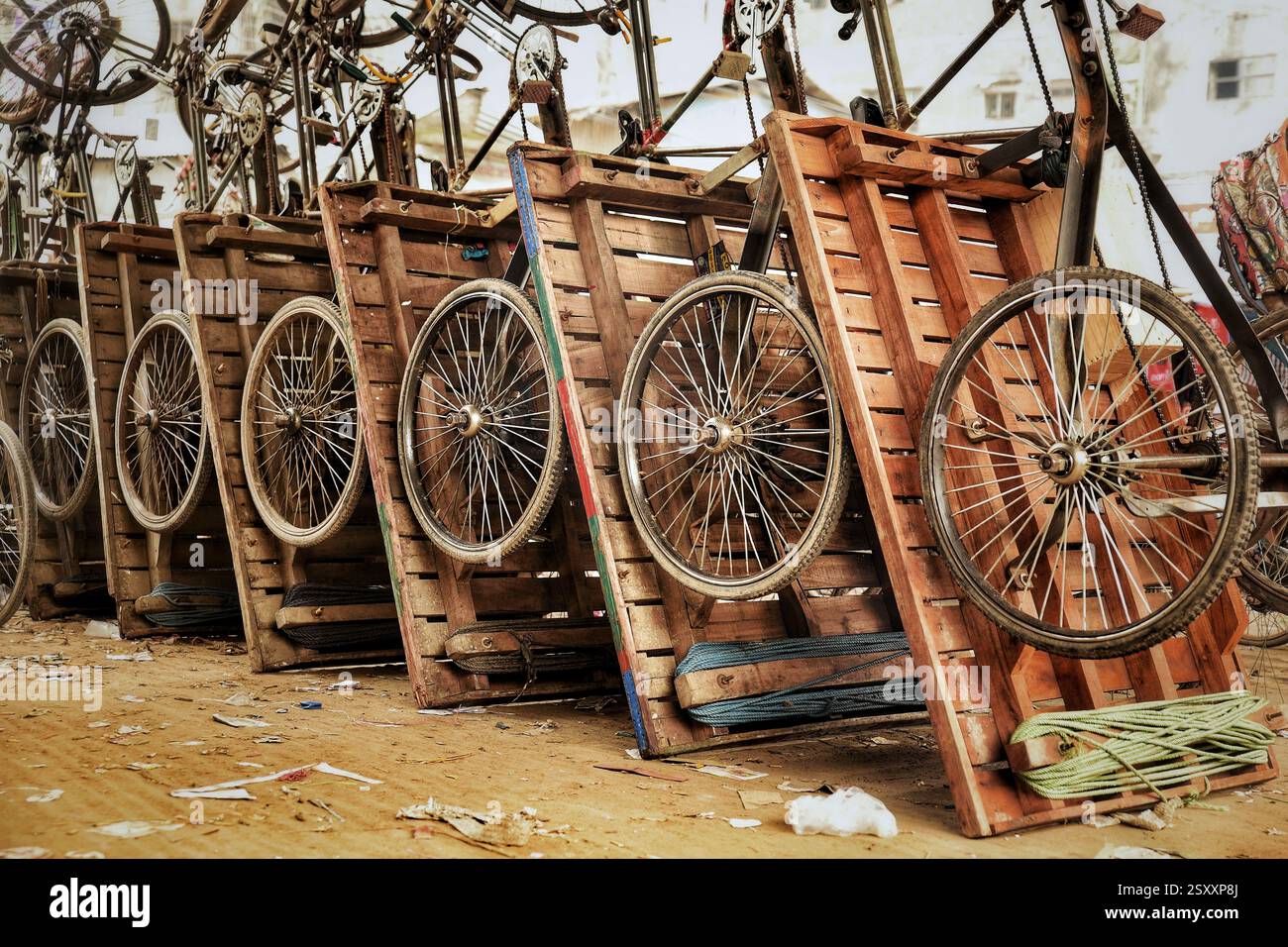 Le Van traditionnel dispose d'une structure rustique en bois avec un cadre robuste, souvent renforcé avec du métal. Banque D'Images