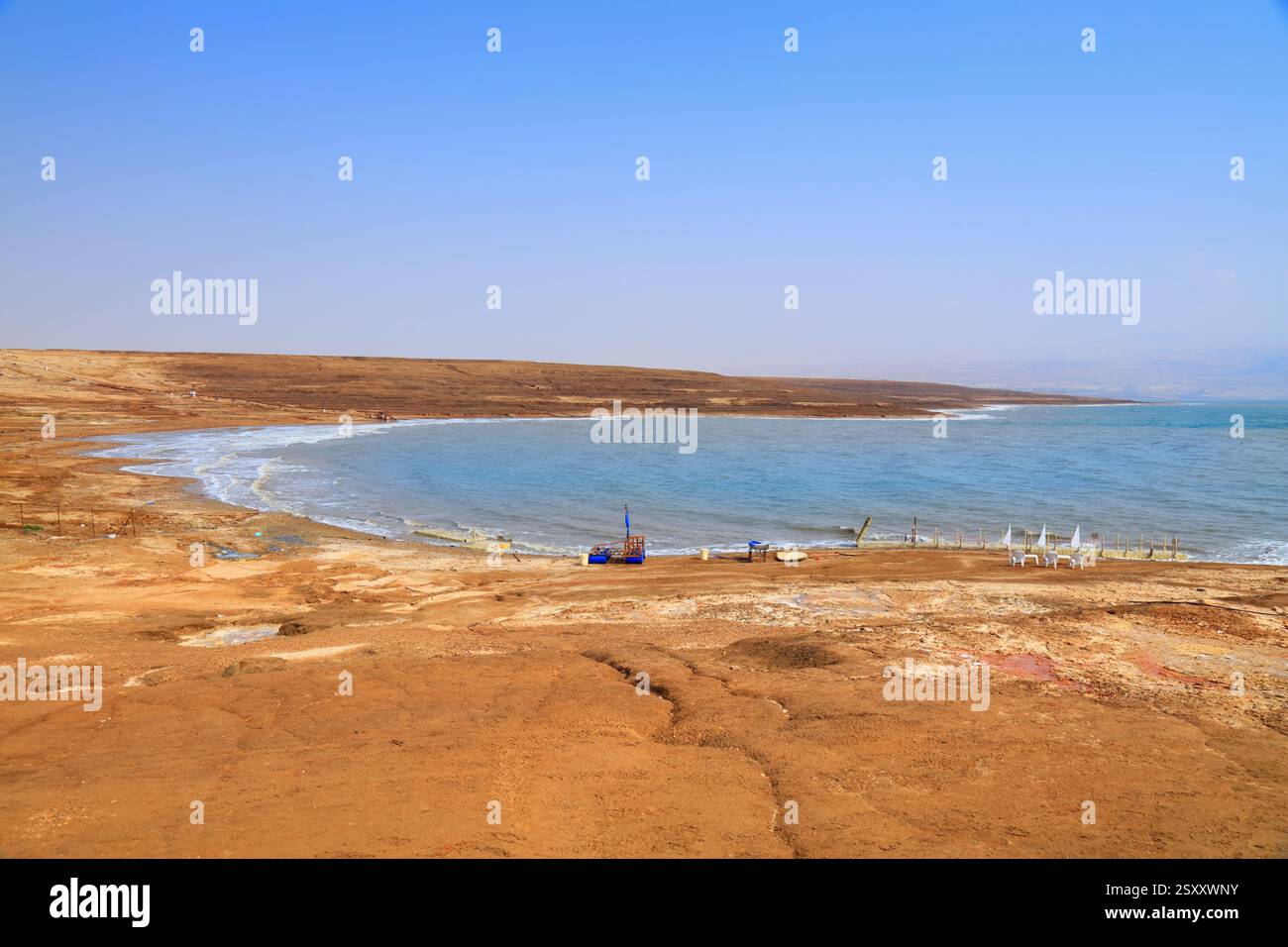 Paysage de la mer Morte en Israël. La mer Morte est le point le plus bas au-dessous du niveau de la mer sur Terre. Banque D'Images