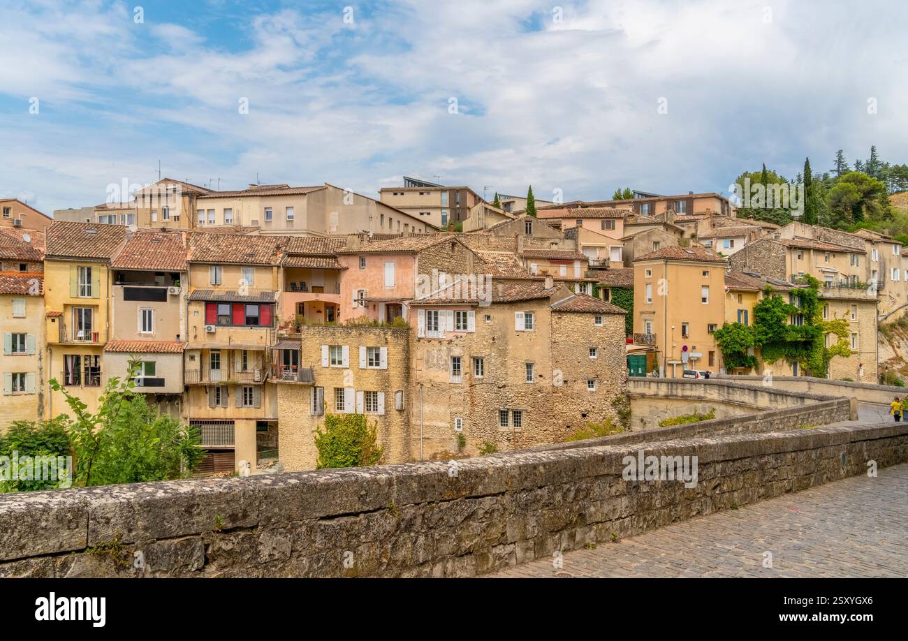 Paysage autour de Vaison-la-Romaine, une ville du département du Vaucluse en Provence dans le sud-est de la France. Banque D'Images