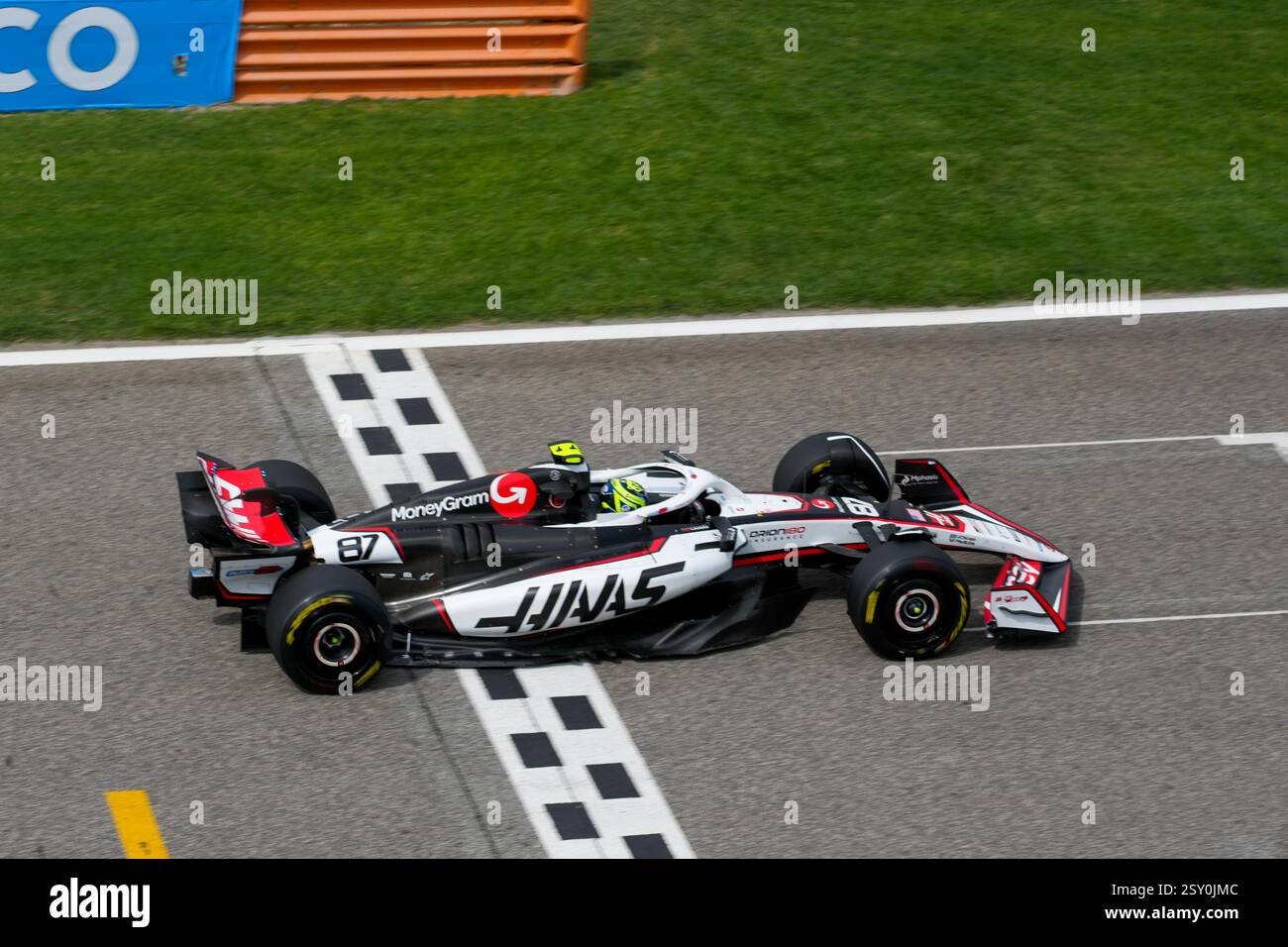 Sakhir, Bahreïn. 26 février 2025. Oliver Bearman, lors des essais de formule 1, au Bahrain International circuit. Crédit : Alessio Morgese/Alessio Morgese/Emage/Alamy Live news Banque D'Images