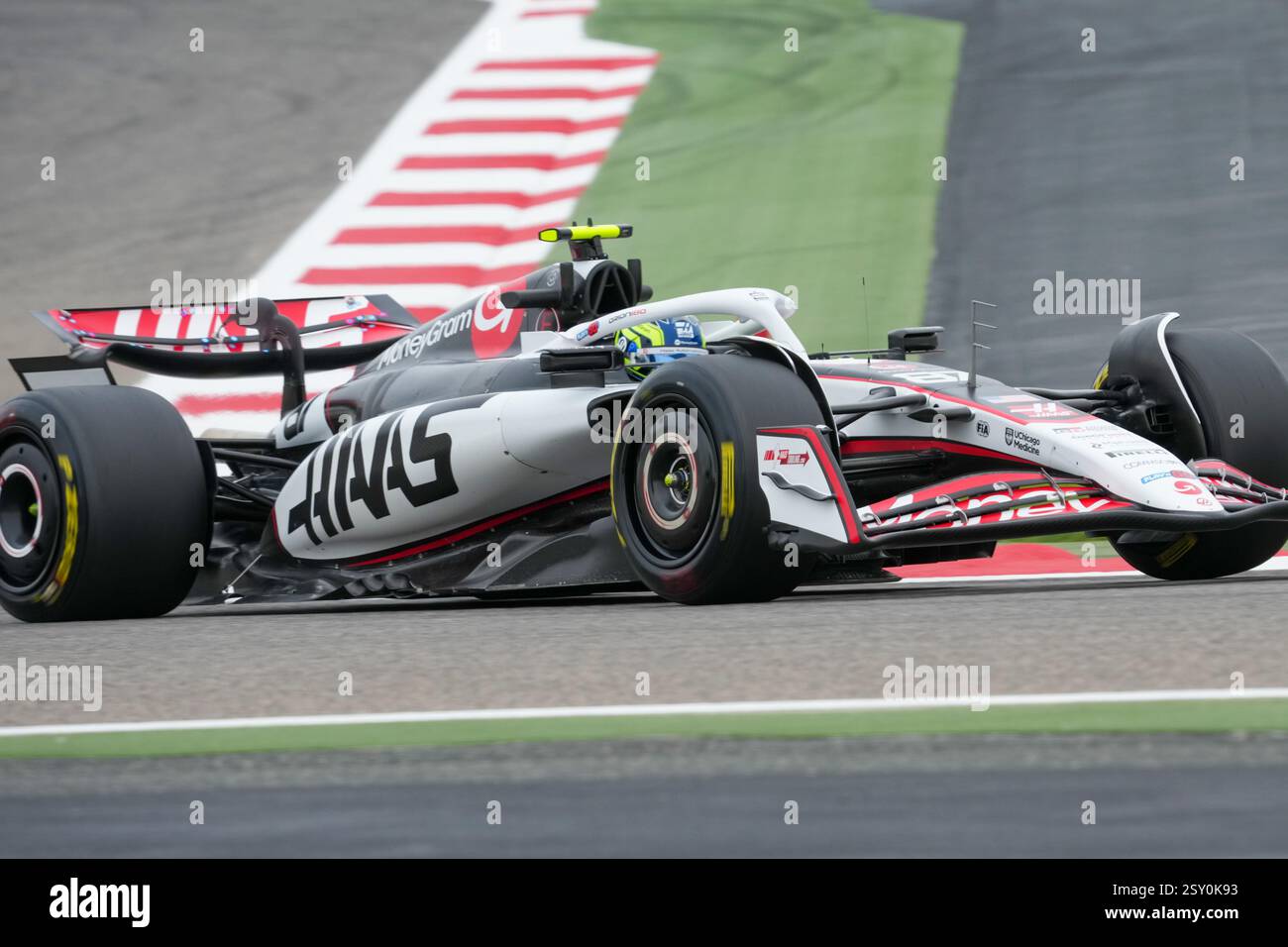 Sakhir, Bahreïn. 26 février 2025. Oliver Bearman, lors des essais de formule 1, au Bahrain International circuit. Crédit : Alessio Morgese/Alessio Morgese/Emage/Alamy Live news Banque D'Images