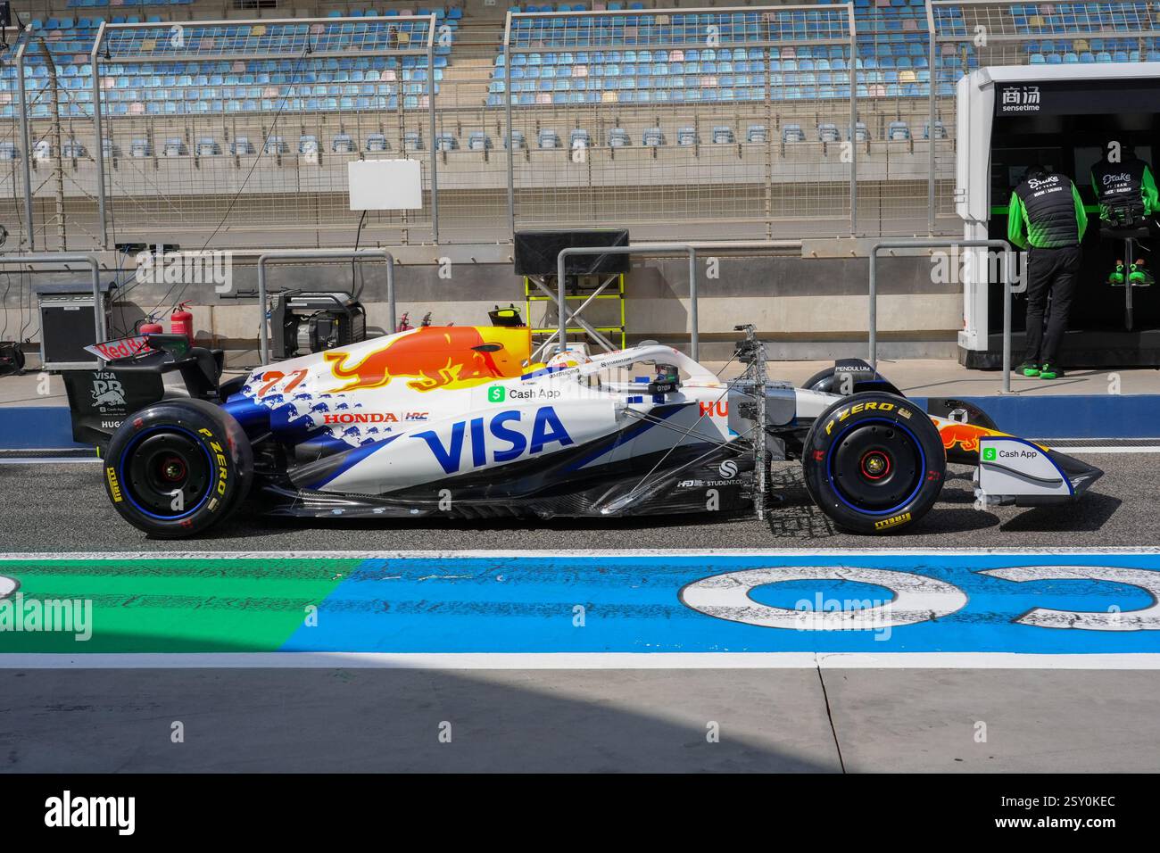 Sakhir, Bahreïn. 26 février 2025. Yuki Tsunoda, lors des essais de formule 1, sur le circuit international de Bahreïn. Crédit : Alessio Morgese/Alessio Morgese/Emage/Alamy Live news Banque D'Images
