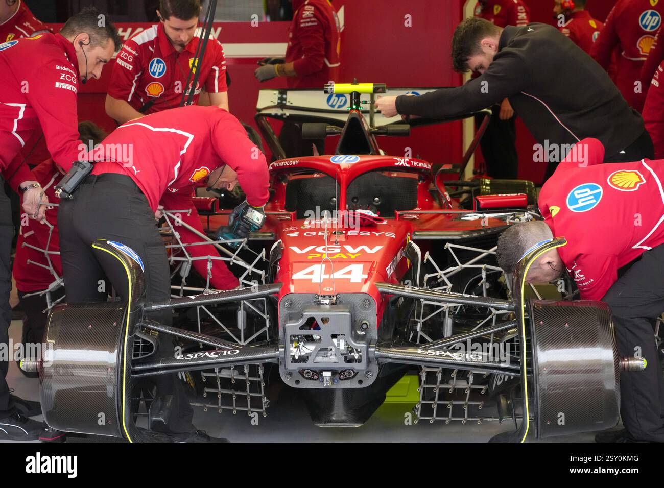 Sakhir, Bahreïn. 26 février 2025. Lewis Hamilton, lors des essais de formule 1, au Bahrain International circuit. Crédit : Alessio Morgese/Alessio Morgese/Emage/Alamy Live news Banque D'Images