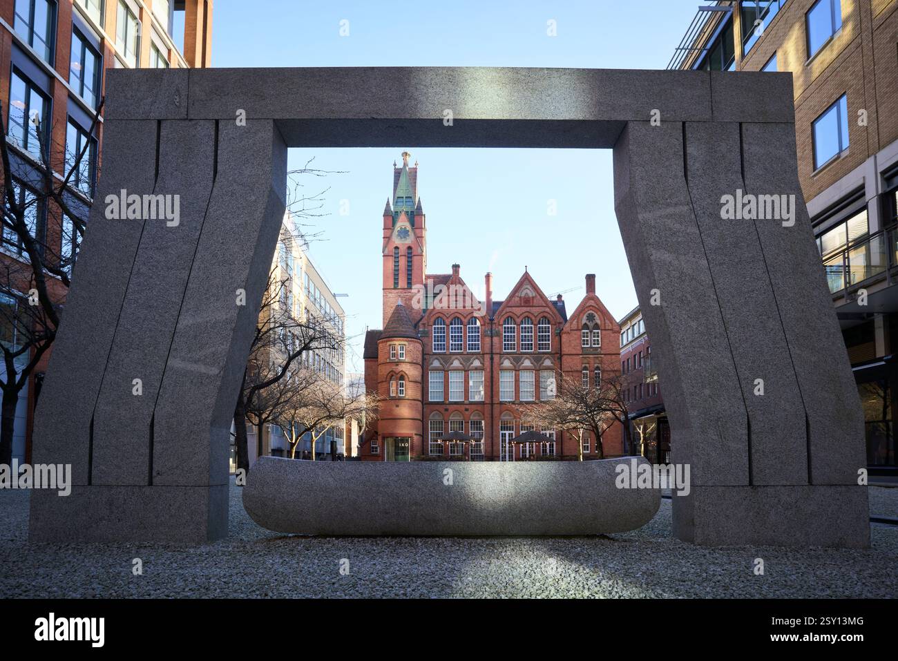 The Ikon Gallery, Oozells Square, Brindley place, Birmingham, Royaume-Uni. Il s'agit de l'ancienne Oozells Street Board School, conçue par John Henry Chamberlain. Banque D'Images