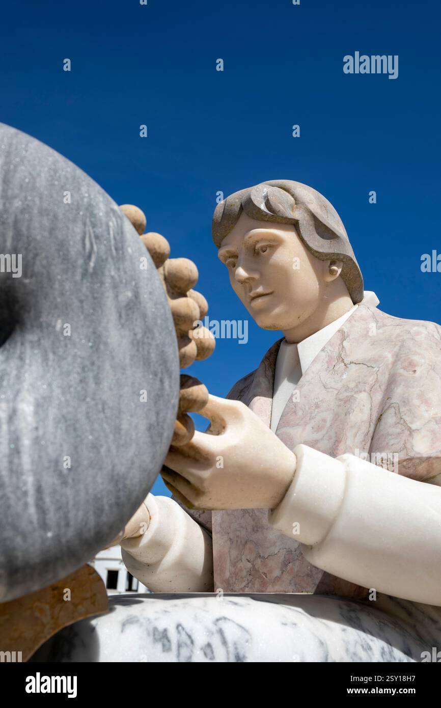 Europe, Portugal, Oeste Region, Peniche, Monument aux Lacemakers de Peniche (Monumento a Rendilheira de Peniche) Banque D'Images