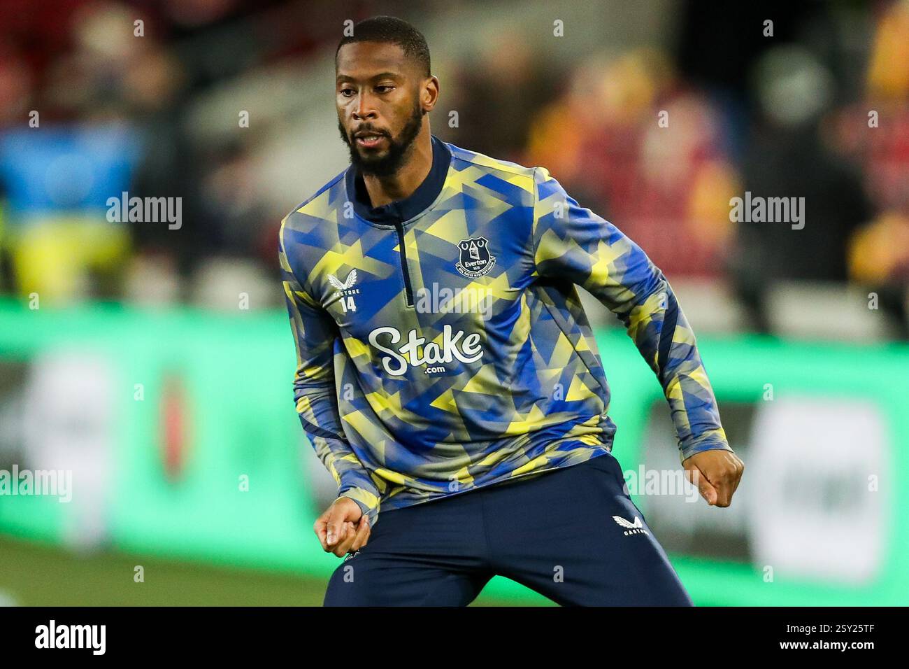 Londres, Royaume-Uni. 26 février 2025. Beto d'Everton se réchauffe avant le match de premier League Brentford vs Everton au Gtech Community Stadium, Londres, Royaume-Uni, le 26 février 2025 (photo par Izzy Poles/News images) à Londres, Royaume-Uni le 26/02/2025. (Photo par Izzy Poles/News images/SIPA USA) crédit : SIPA USA/Alamy Live News Banque D'Images