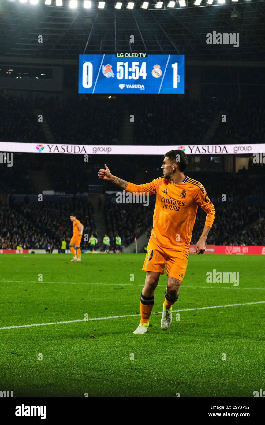 Donostia / San Sebastián, Gipuzkoa, Espagne - 26 février 2025 : Dani Ceballos dans le match Real Sociedad vs Real Madrid, dans le cadre de la Copa del Rey espagnole, qui se tient au stade Reale Arena. Crédit : Rubén Gil/Alamy Live News. Banque D'Images