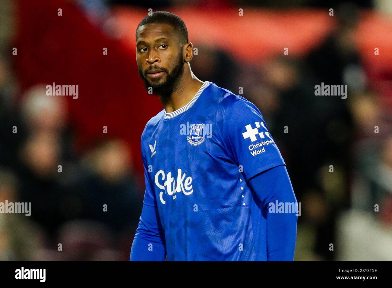 Londres, Royaume-Uni. 26 février 2025. Beto of Everton regarde pendant le match de premier League Brentford vs Everton au Gtech Community Stadium, Londres, Royaume-Uni, le 26 février 2025 (photo par Izzy Poles/News images) à Londres, Royaume-Uni le 26/02/2025. (Photo par Izzy Poles/News images/SIPA USA) crédit : SIPA USA/Alamy Live News Banque D'Images