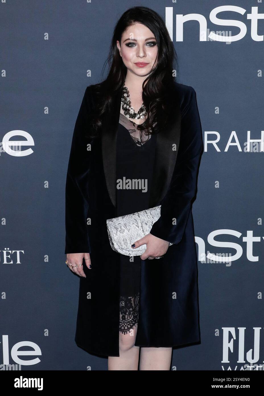 (DOSSIER) Michelle Christine Trachtenberg morte à 39 ans. Michelle Christine Trachtenberg, 'Gossip Girl' et 'Buffy' actrice, meurt à 39 ans. Les policiers, répondant à un appel du 911, l'ont trouvée sans réponse dans un appartement de Manhattan le matin du mercredi 26 février 2025, ont déclaré les autorités. LOS ANGELES, CALIFORNIE, États-Unis - 23 OCTOBRE : L'actrice, productrice et scénariste américaine Michelle Christine Trachtenberg arrive aux InStyle Awards 2017 qui se tiennent au Getty Center le 23 octobre 2017 à Los Angeles, Californie, États-Unis. (Photo de Xavier Collin/image Press Agency) Banque D'Images