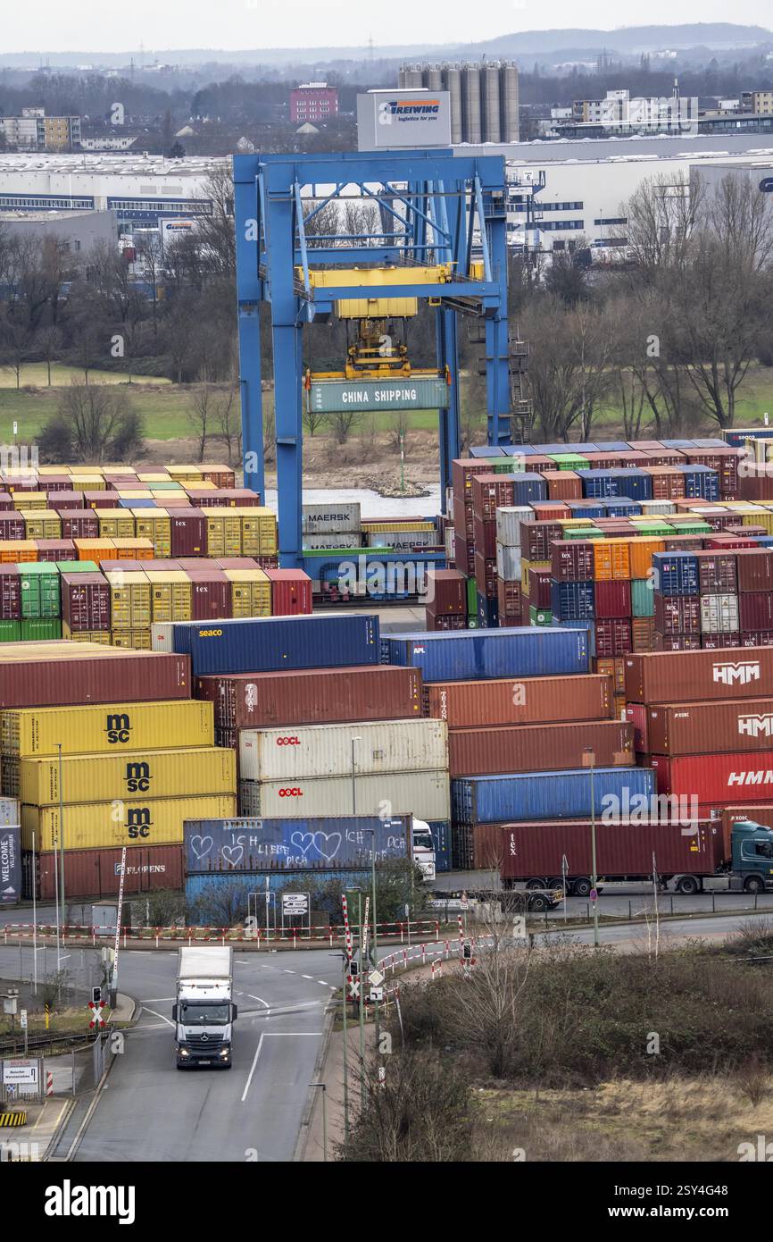 Duisburg Container terminal Logport 2, Gateway-West-terminal, sur le Rhin dans le sud de Duisburg, manutention de conteneurs outre-mer, trimodal, camion, rai Banque D'Images Duisburg Container terminal Logport 2, Gateway-West-terminal, sur le Rhin dans le sud de Duisburg, manutention de conteneurs outre-mer, trimodal, camion, rai Banque D'Images