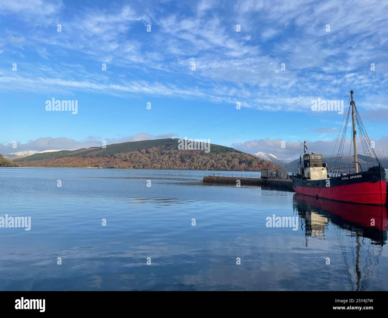Inveraray Loch et bateau - Image de stock capturée avec un smartphone