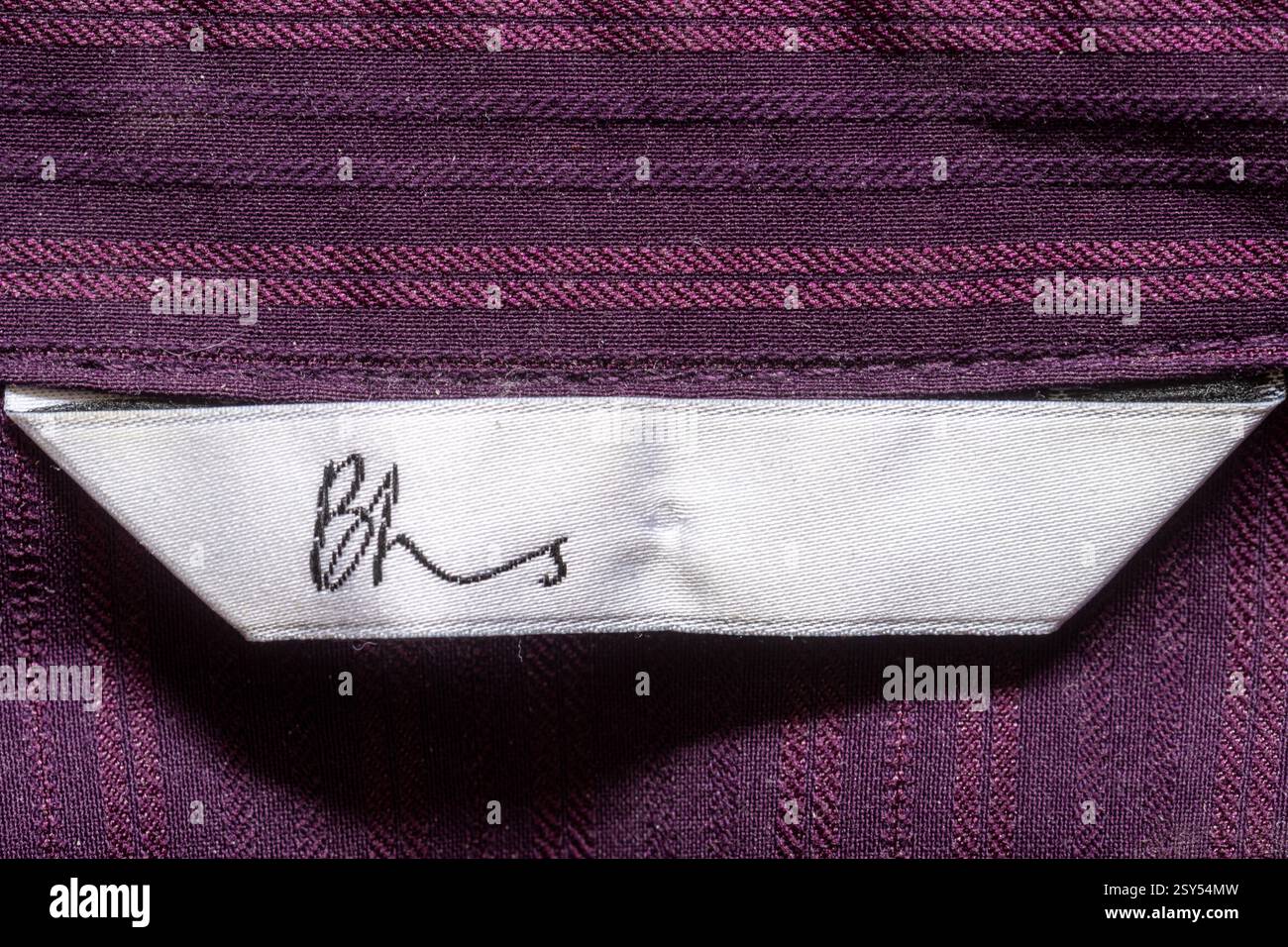 Étiquette BHS dans une blouse pour femme, étiquette de vêtement Banque D'Images