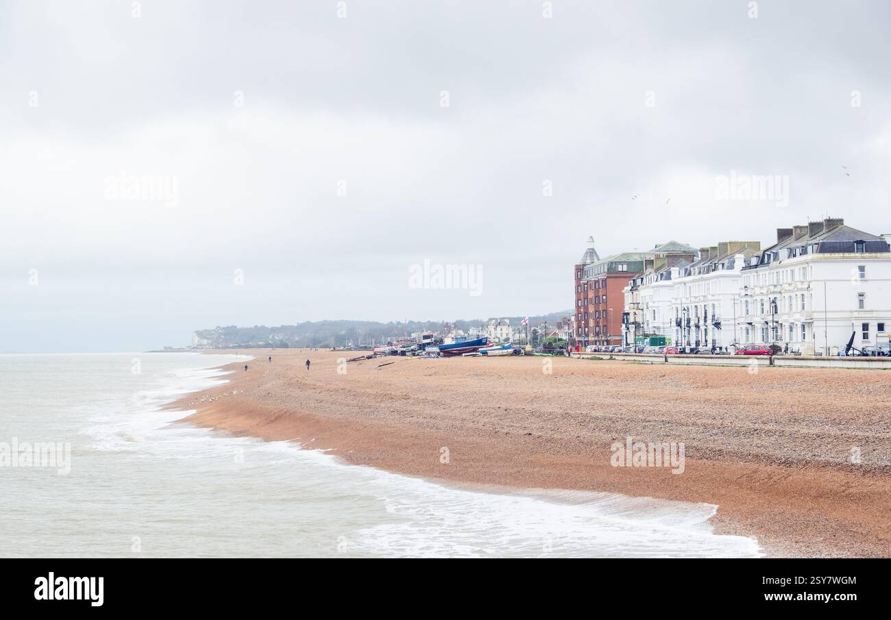 Une photo grand angle de Deal Town Kent, Angleterre depuis l'embarcadère. Banque D'Images