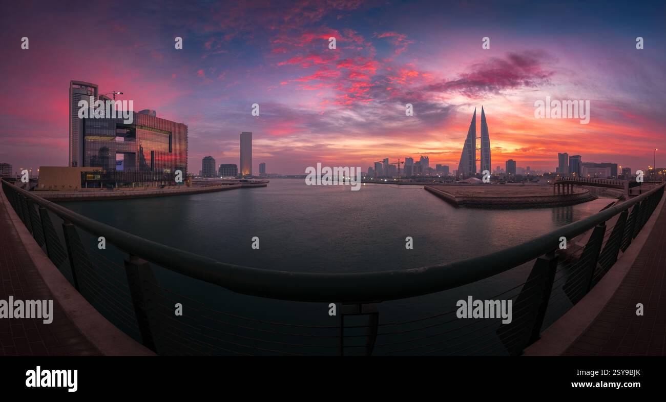 Vue au lever du soleil du paysage urbain de Manama et des architectures prises du Royaume de Bahreïn Banque D'Images