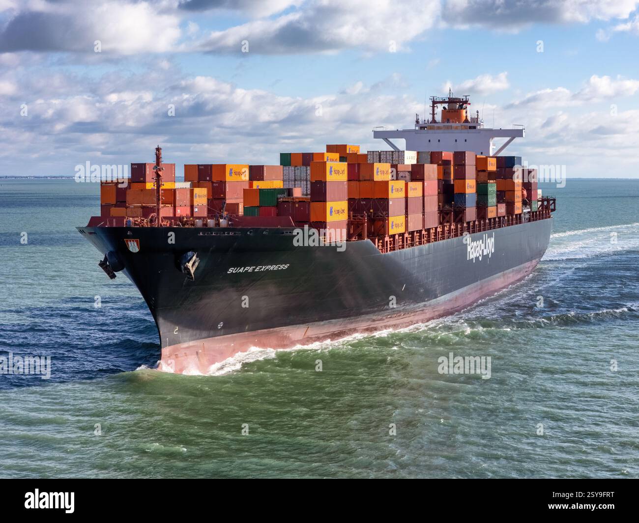 Suape Express, un porte-conteneurs exploité par Hapag-Lloyd. Banque D'Images