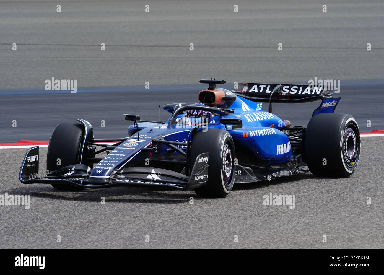 Williams'Alex Albon lors de la troisième journée des essais de pré-saison sur le circuit international de Bahreïn, Sakhir. Date de la photo : vendredi 28 février 2025. Banque D'Images