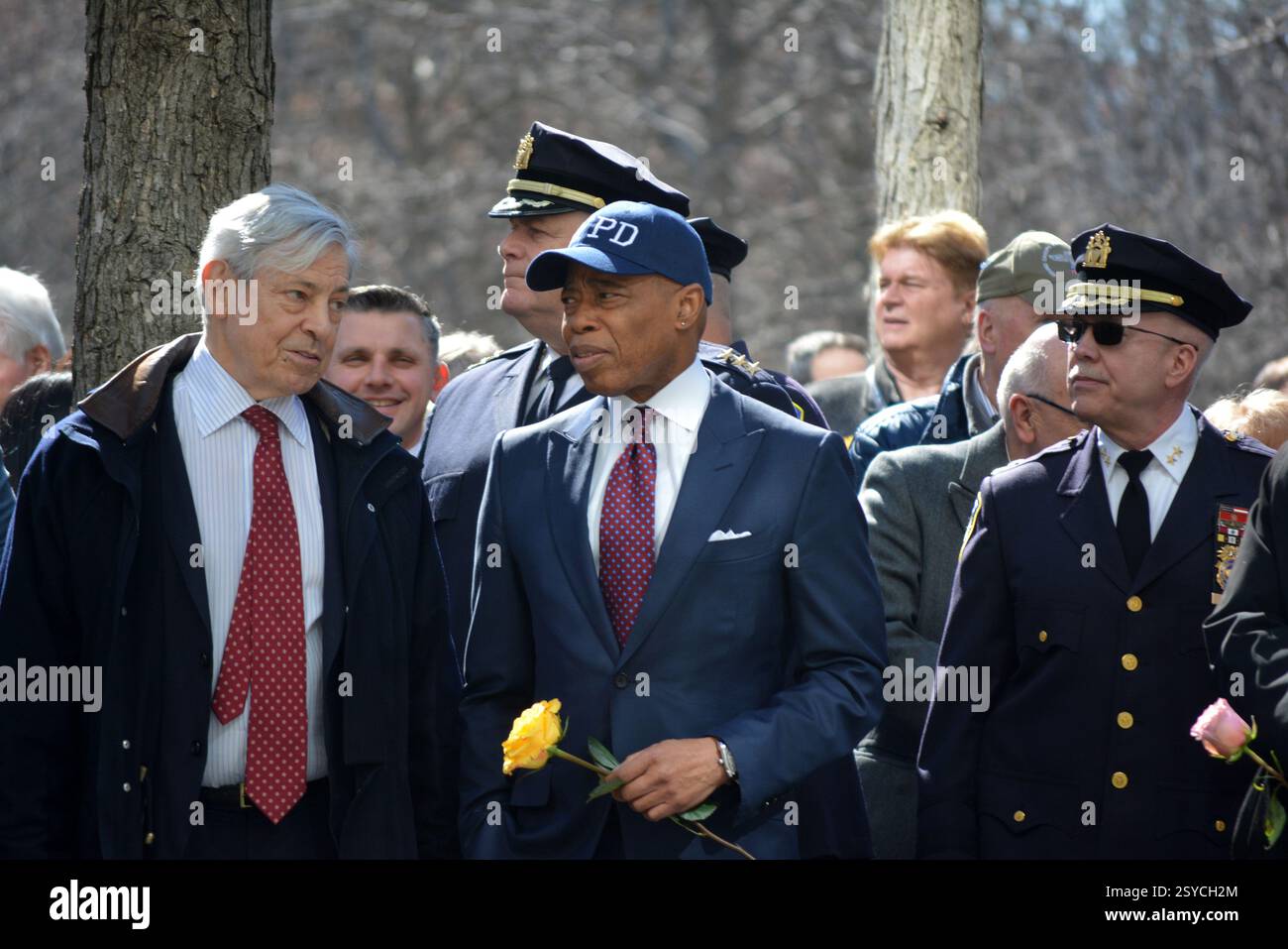 Eric Adams, maire de New York, lors d'un événement commémoratif au Ground Zero dans le Lower Manhattan. Banque D'Images