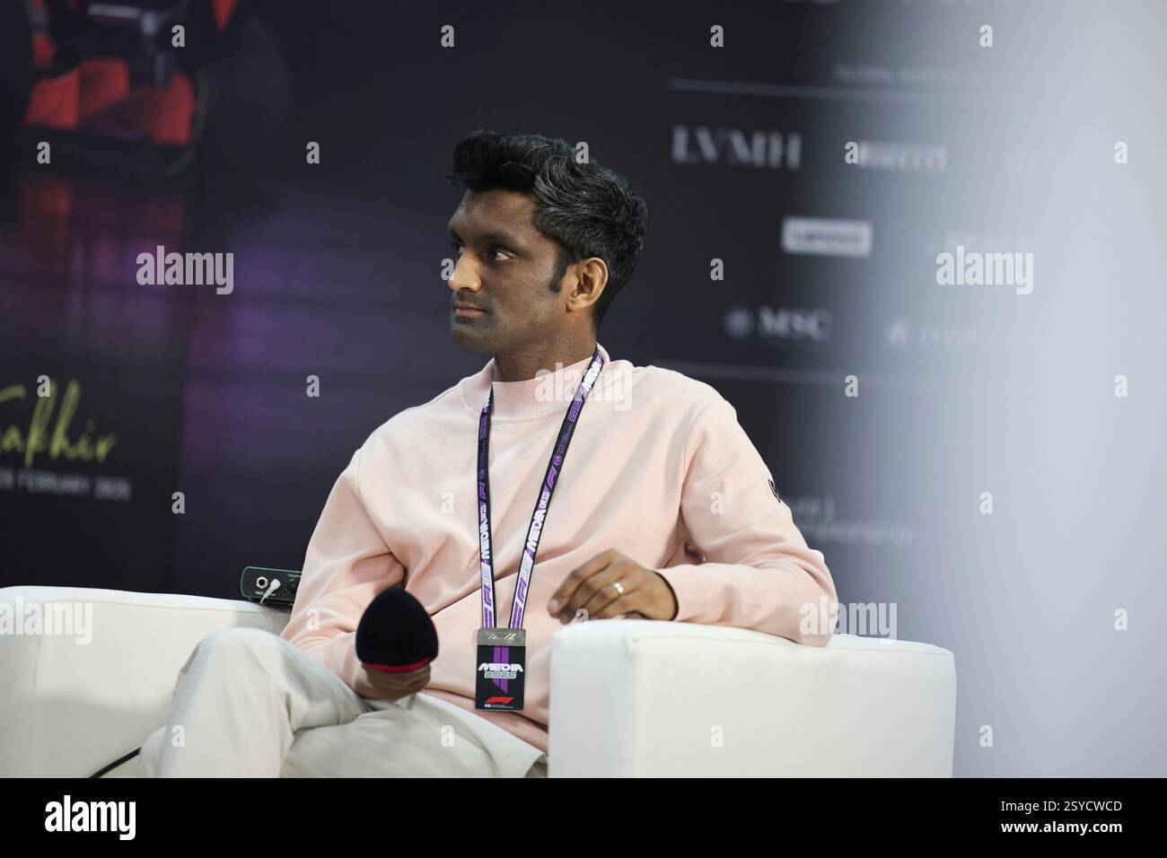 Lawrence Baretto (présentateur de F1 TV), BAH, Bahrain Preseason Testing, formel 1 Weltmeisterschaft, 28.02.2025 Foto : Eibner-Pressefoto/Annika Graf Banque D'Images