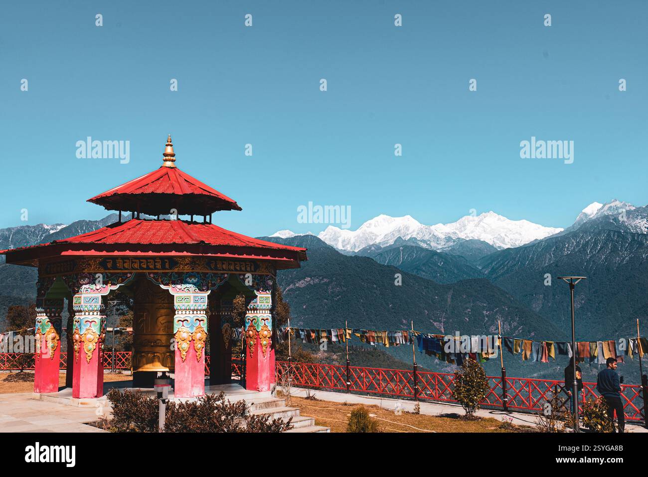 Majestueux et intemporel : la gloire enneigée de l'Himalaya Banque D'Images