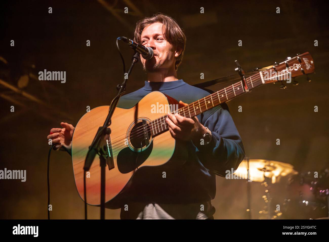 Milan Italie. 27 février 2025. L'auteur-compositeur-interprète américain ALEX LAMBERT se produit en direct au Circolo Magnolia ouvrant le spectacle de Lawrence. Banque D'Images
