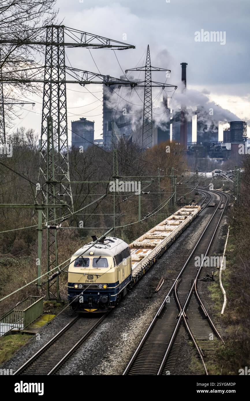 Cokerie Prosper, exploitée par le groupe sidérurgique ArcelorMittal, 146 fours à coke avec une production quotidienne de 5500 tonnes de coke, ligne de chemin de fer pour le fret t Banque D'Images
