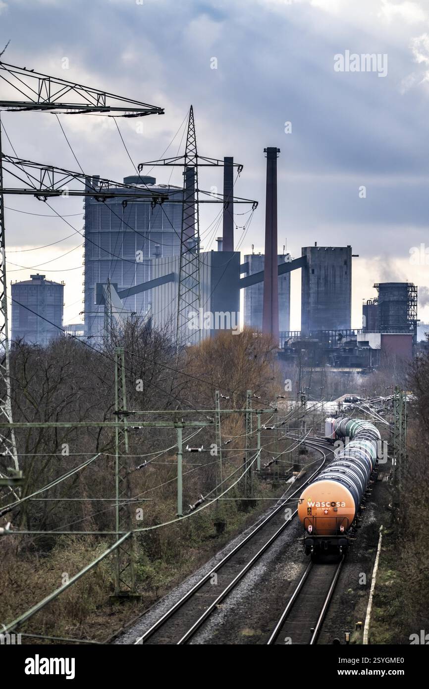 Cokerie Prosper, exploitée par le groupe sidérurgique ArcelorMittal, 146 fours à coke avec une production quotidienne de 5500 tonnes de coke, ligne de chemin de fer pour le fret t Banque D'Images