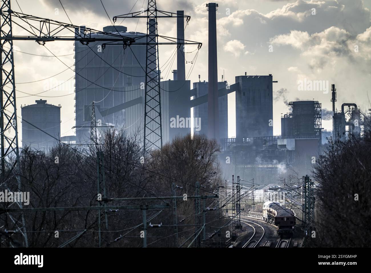 Cokerie Prosper, exploitée par le groupe sidérurgique ArcelorMittal, 146 fours à coke avec une production quotidienne de 5500 tonnes de coke, ligne de chemin de fer pour le fret t Banque D'Images
