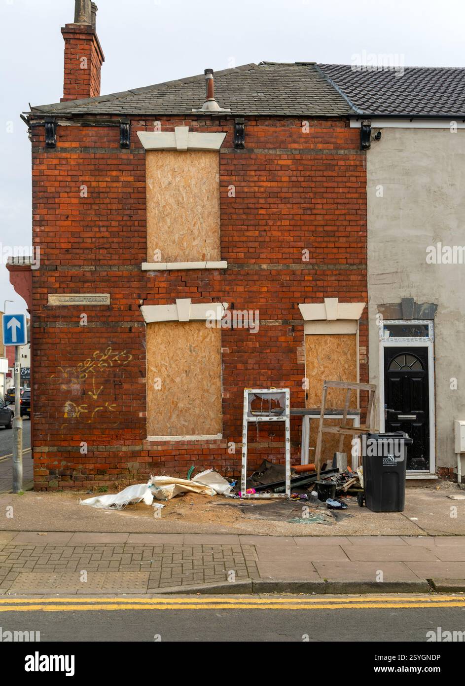 Maison abandonnée vide, Willingham Terrace, Grimsby, North East Lincolnshire, Angleterre, ROYAUME-UNI Banque D'Images