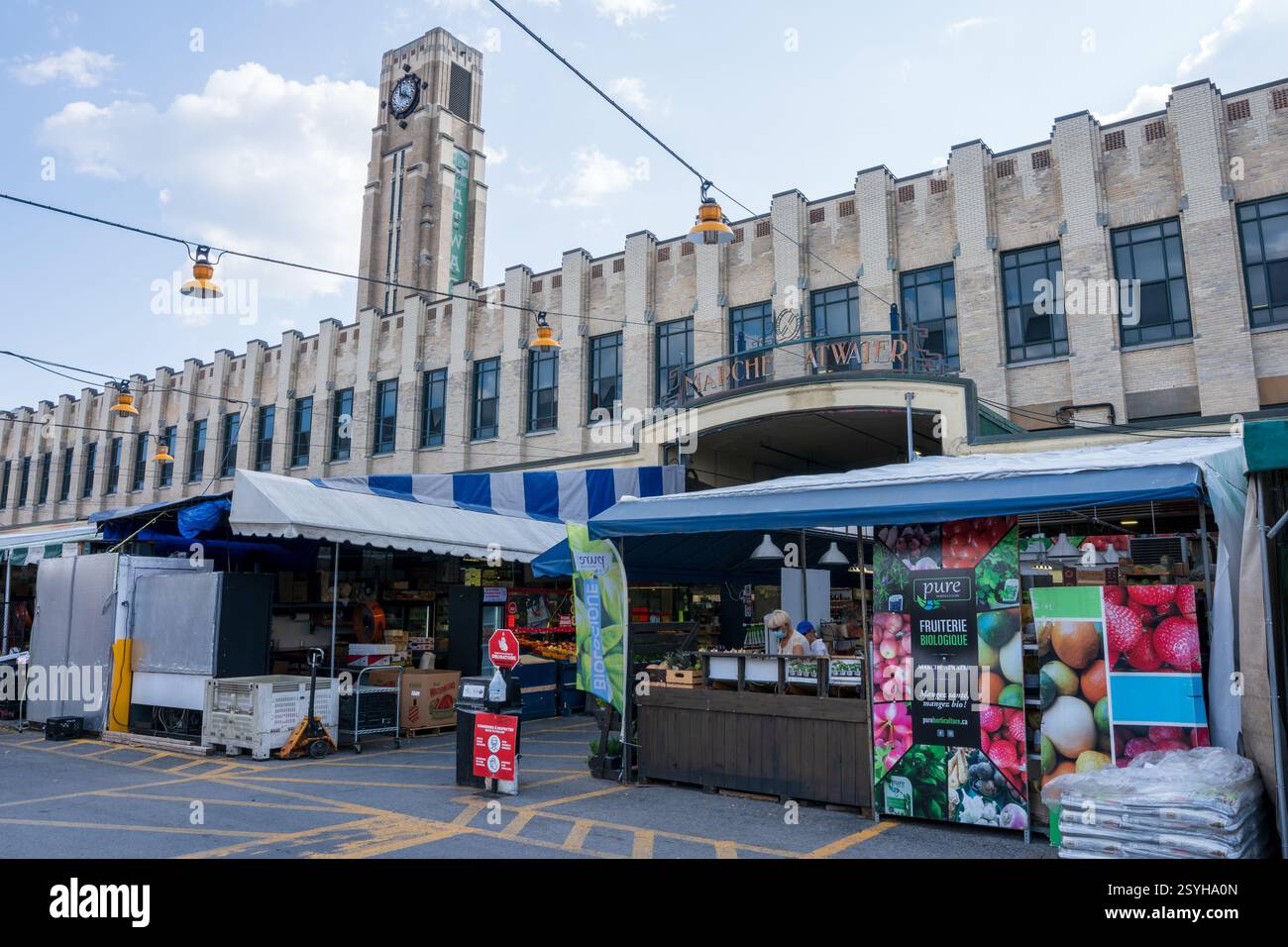Montréal, Québec, Canada - 24 août 2021 : marché Atwater, une halle de marché située dans le quartier Saint-Henri de Montréal, a ouvert ses portes en 1933 Banque D'Images
