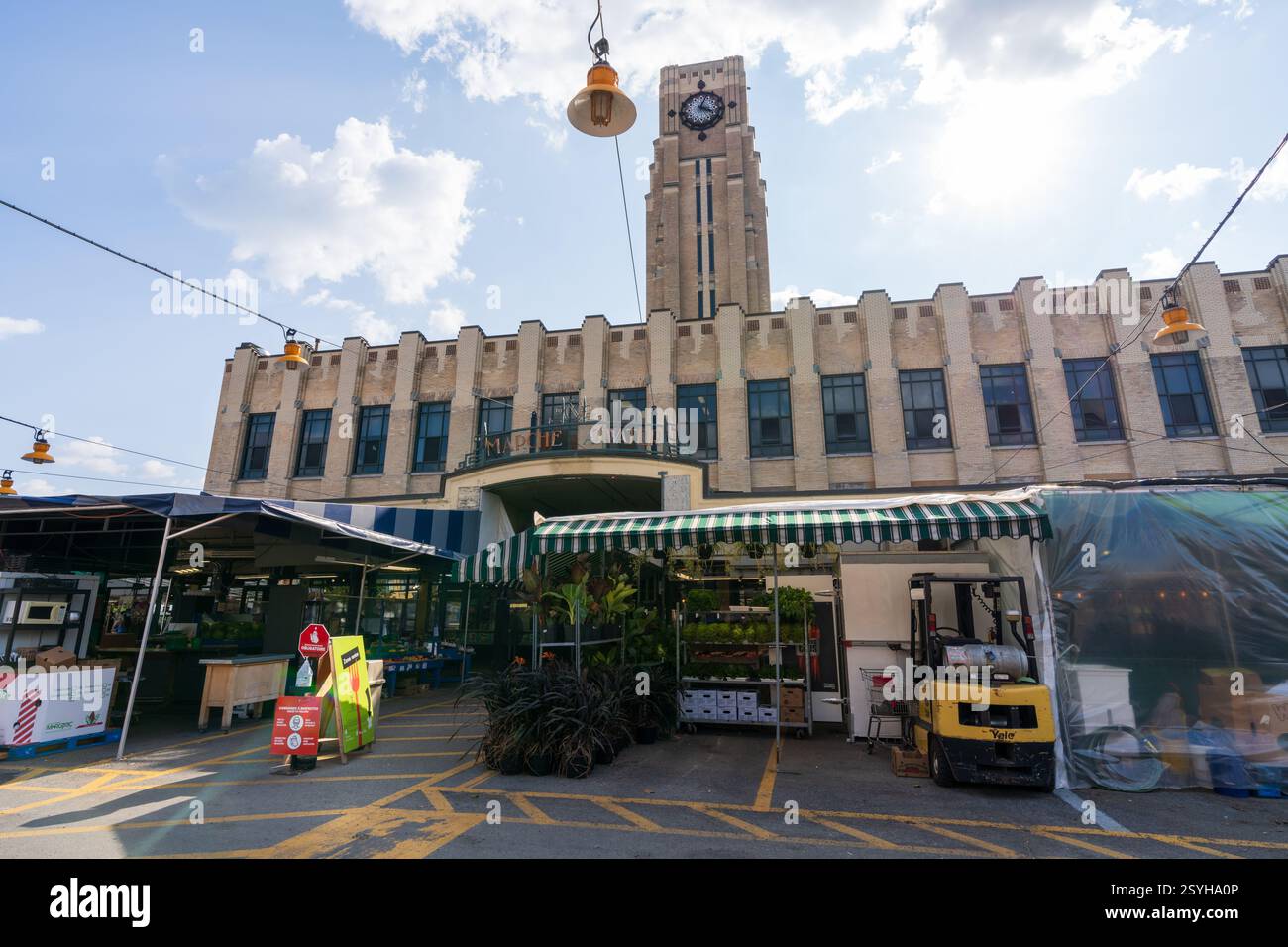 Montréal, Québec, Canada - 24 août 2021 : marché Atwater, une halle de marché située dans le quartier Saint-Henri de Montréal, a ouvert ses portes en 1933 Banque D'Images
