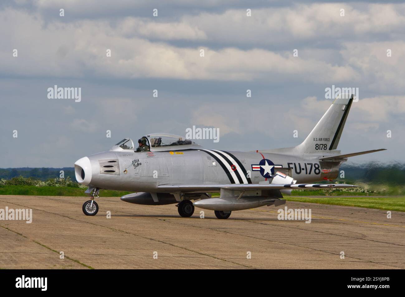 North American F-86A Sabre, 8178, FU-178 taxant à Duxford Banque D'Images