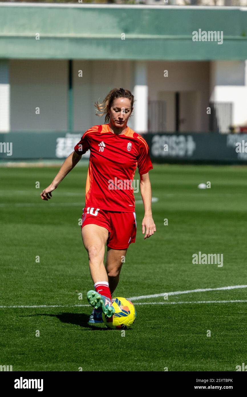 Séville, Espagne. 01 mars 2025. Ciudad Deportiva Luis del sol, Séville, 1er mars 2025 Laura Requena (10 Grenade) s'échauffe lors du match de Liga F entre Betis et Grenade à Ciudad Deportiva Luis del sol, Séville, Espagne. (Andres Lopez Sheridan/SPP) crédit : SPP Sport Press photo. /Alamy Live News Banque D'Images