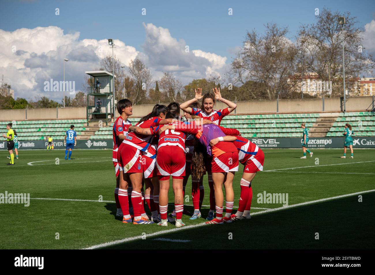 Séville, Espagne. 01 mars 2025. Ciudad Deportiva Luis del sol, Séville, 1er mars 2025 Laura Requena (10 Grenade) célèbre le 2ème but en action lors du match de Liga F entre Betis et Grenade à Ciudad Deportiva Luis del sol, Séville, Espagne. (Andres Lopez Sheridan/SPP) crédit : SPP Sport Press photo. /Alamy Live News Banque D'Images