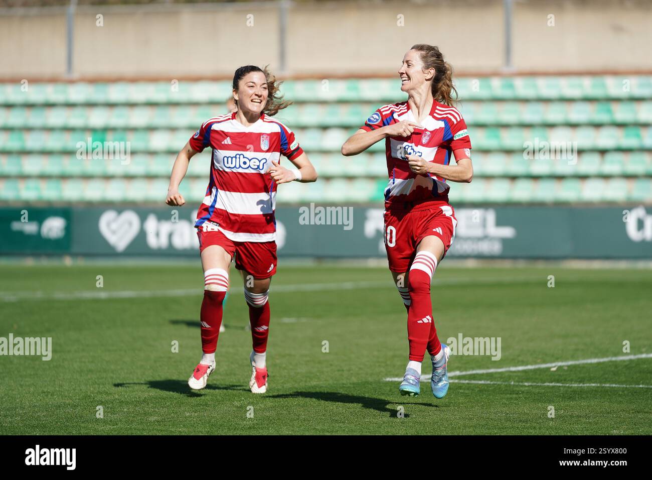 Laura Requena (Granada CF) célèbre un but lors du match de Liga F (football féminin) entre le Real Betis et Granada CF, à Luis del sol le 1er mars 2025 in Banque D'Images