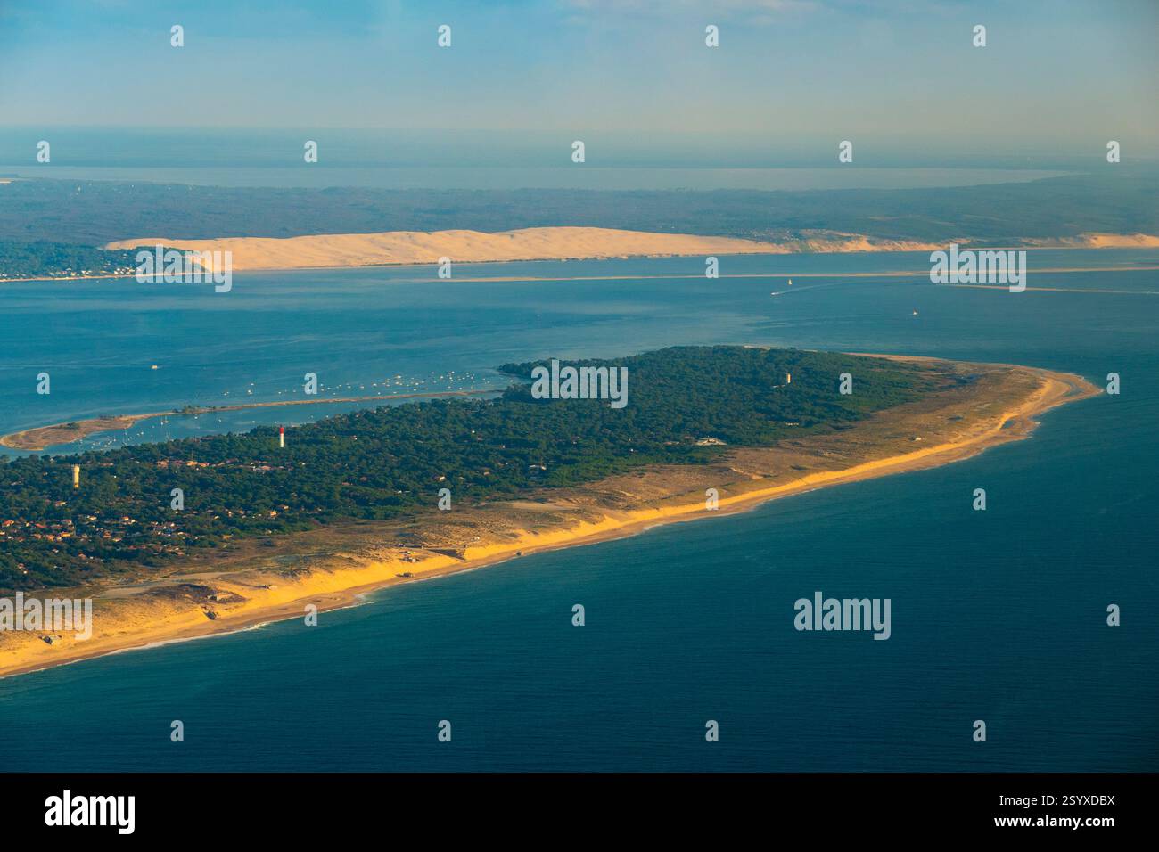 France, Gironde (33), vue aérienne de la pointe du Cap Ferret, de l'estuaire du bassin d'Arcachon et de la dune du Pilat Banque D'Images
