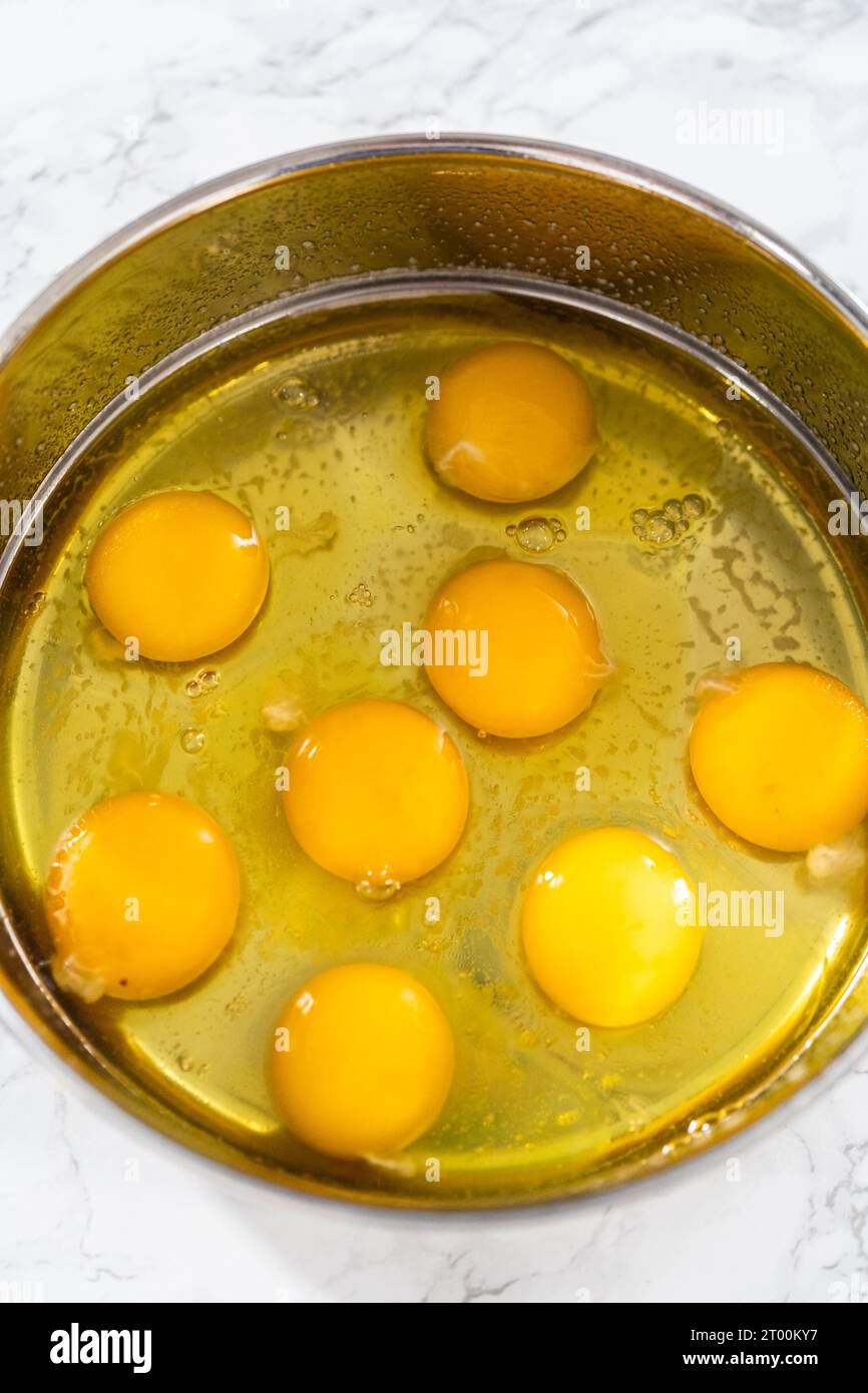 Pot à pression No-Peel œufs durs Banque D'Images