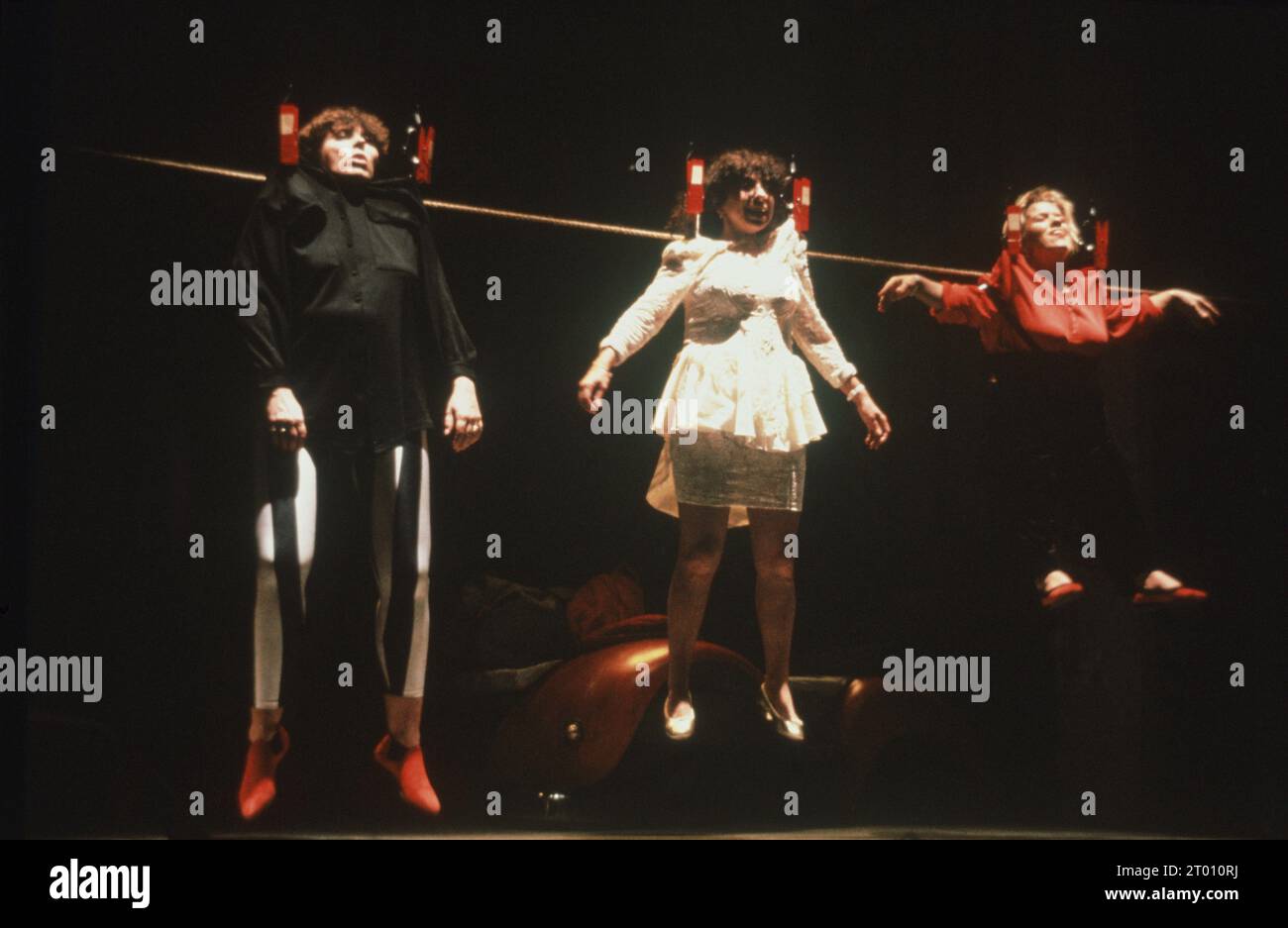 Michèle Bernier, Isabelle de Botton et Mimi Mathy sur scène au Théâtre de la Michodière à Paris lors de leur spectacle 'le gros n'avion', le 21 janvier 1991. Banque D'Images