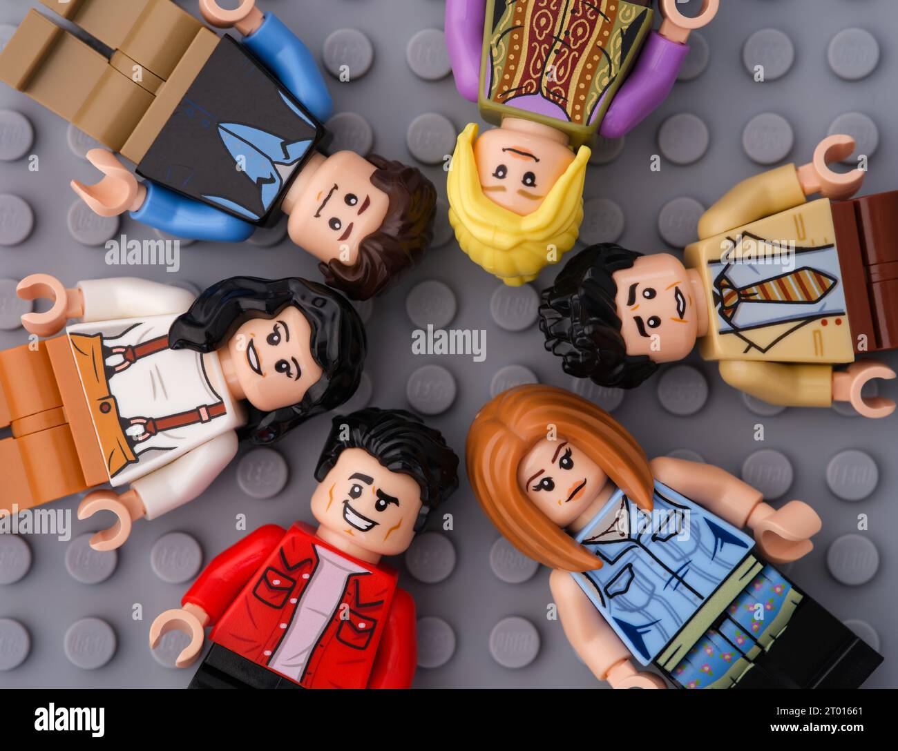 Tambov, Fédération de Russie - 01 octobre 2023 Lego idées amis personnages figurines - Ross Geller, Rachel Green, Chandler Bing, Monica Geller, Joe Banque D'Images