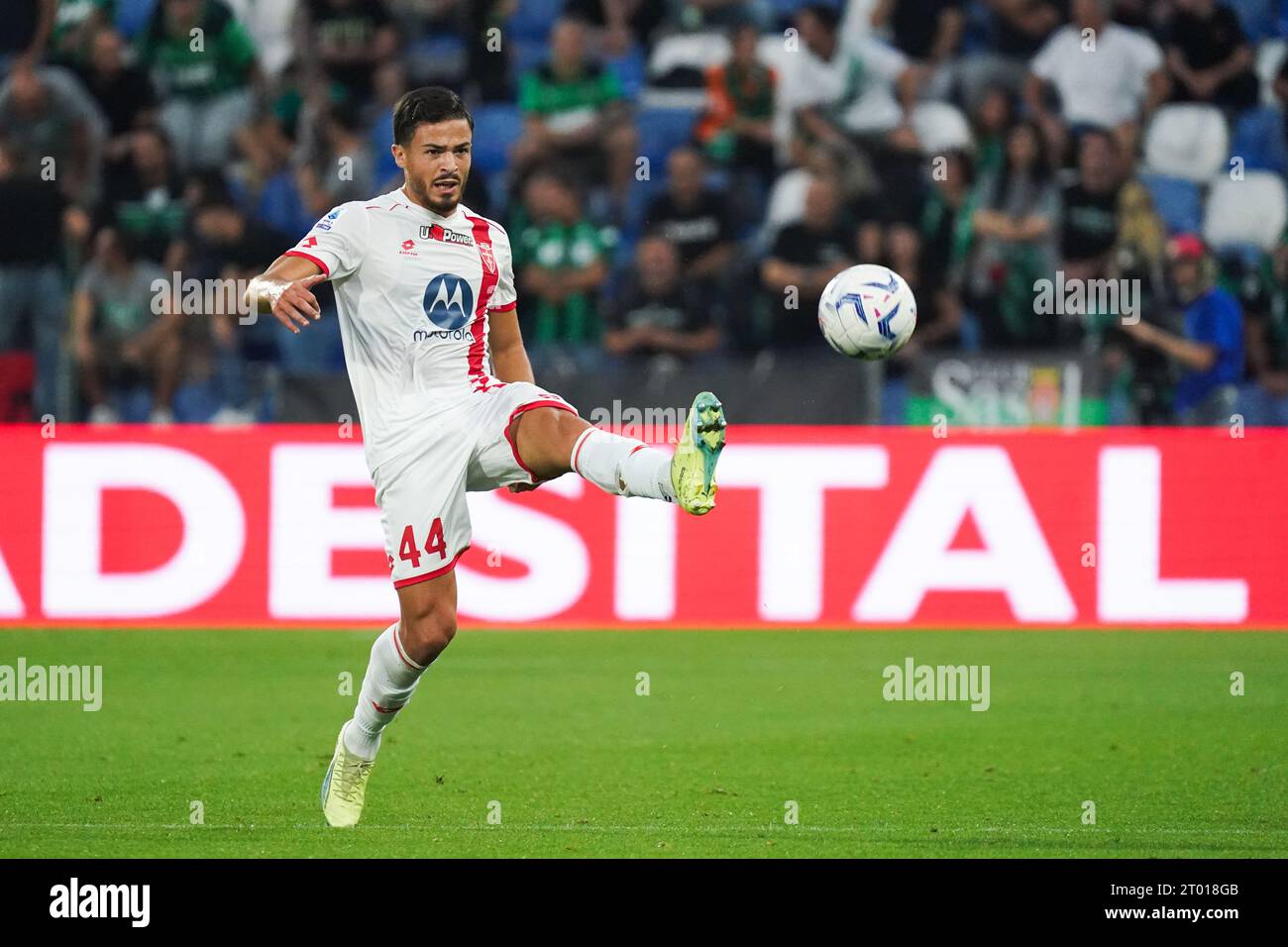 Reggio Emilia, Italie. 2 octobre 2023. Andrea Carboni (#44 AC Monza), lors de l'US Sassuolo Calcio vs AC Monza, Serie A, au Mapei Stadium. Crédit : Alessio Morgese/Alessio Morgese / Emage / Alamy Live News Banque D'Images