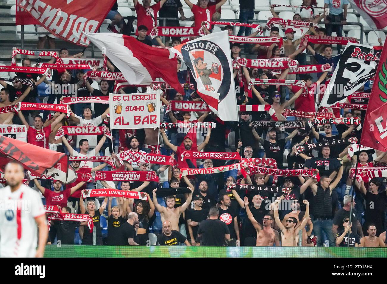 Reggio Emilia, Italie. 2 octobre 2023. Supporters de l'AC Monza, lors de l'US Sassuolo Calcio vs AC Monza, Serie A, au Mapei Stadium. Crédit : Alessio Morgese/Alessio Morgese / Emage / Alamy Live News Banque D'Images